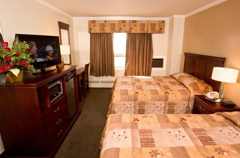 Ptarmigan Inn Hay River エクステリア 写真