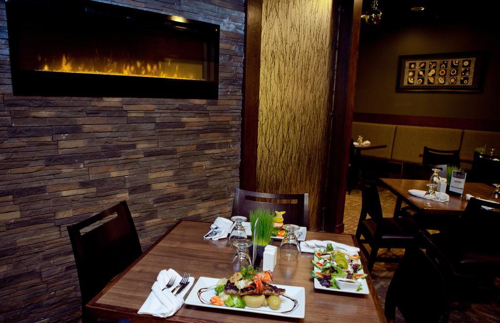 Ptarmigan Inn Hay River エクステリア 写真