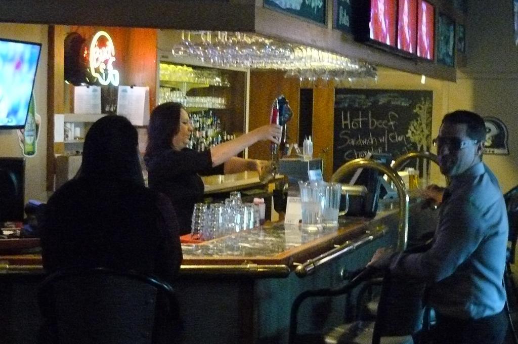 Ptarmigan Inn Hay River エクステリア 写真