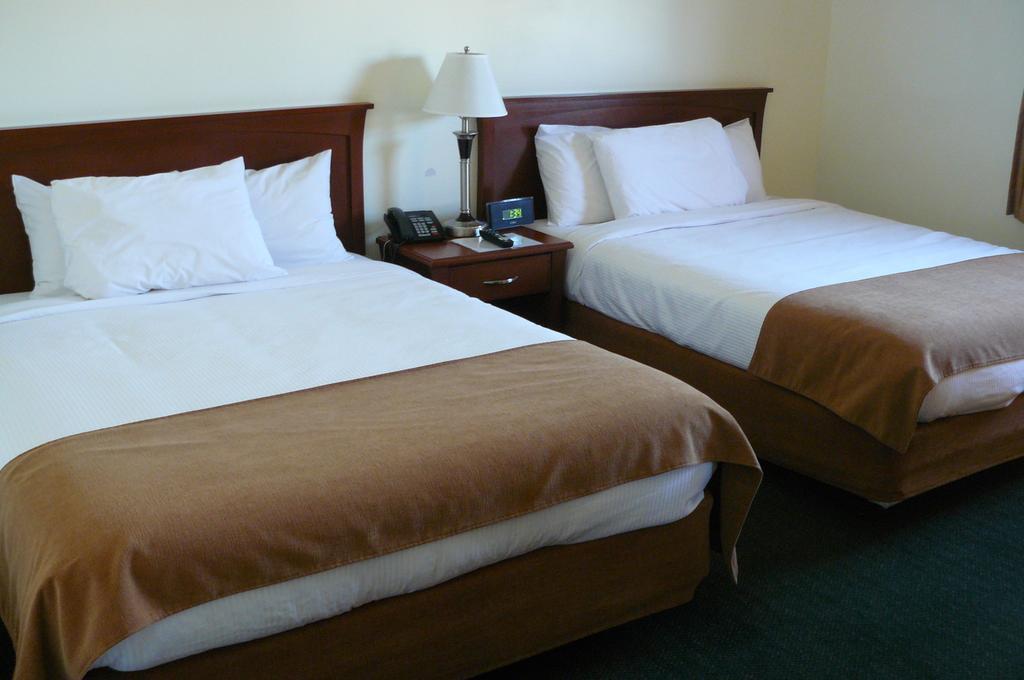 Ptarmigan Inn Hay River 部屋 写真