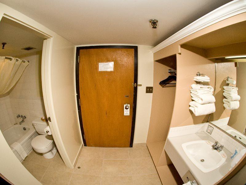 Ptarmigan Inn Hay River エクステリア 写真