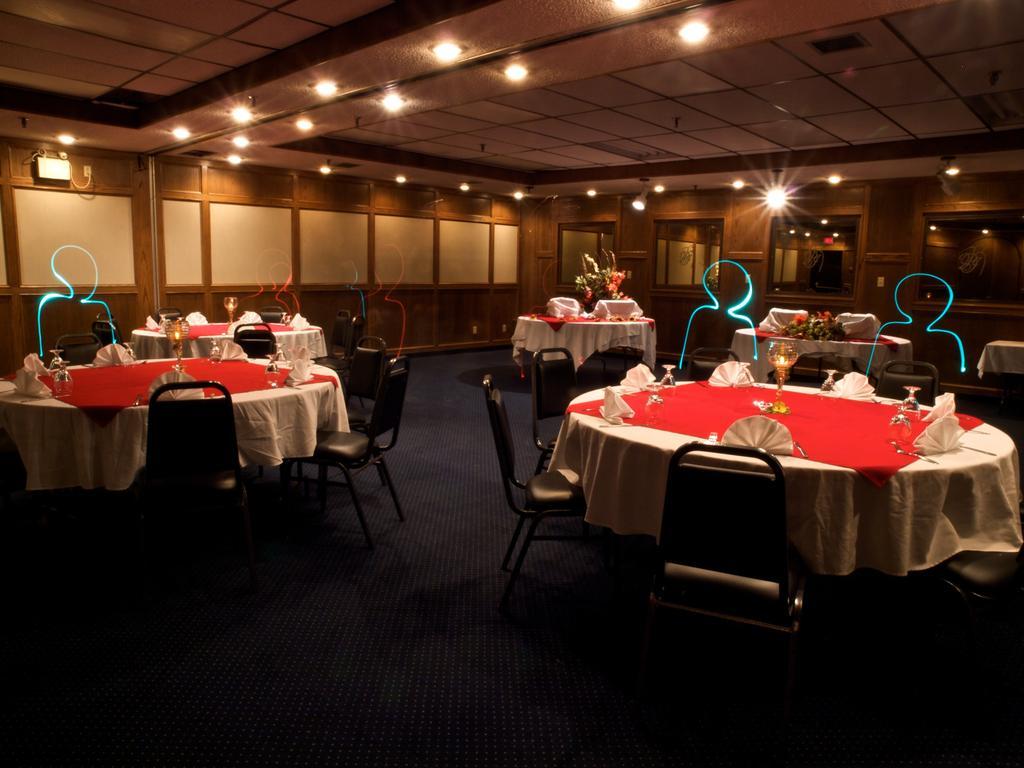 Ptarmigan Inn Hay River エクステリア 写真